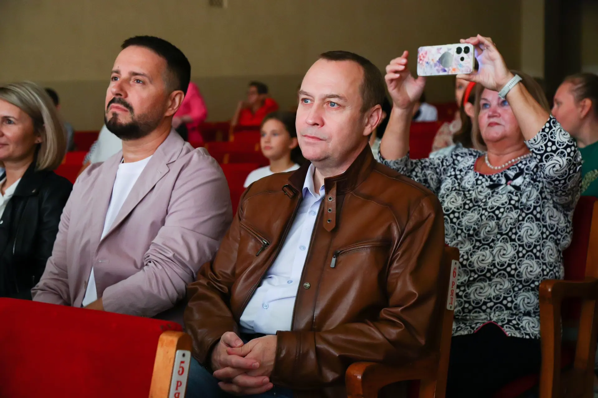 🎭В последние выходные уходящего лета дома культуры и библиотеки округа распахнули свои...
