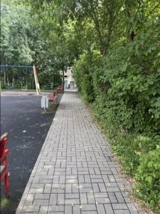 Управа рассказала, что двор на Лермонтовском проспекте, 2к1, привели в порядок по просьбам местных ж