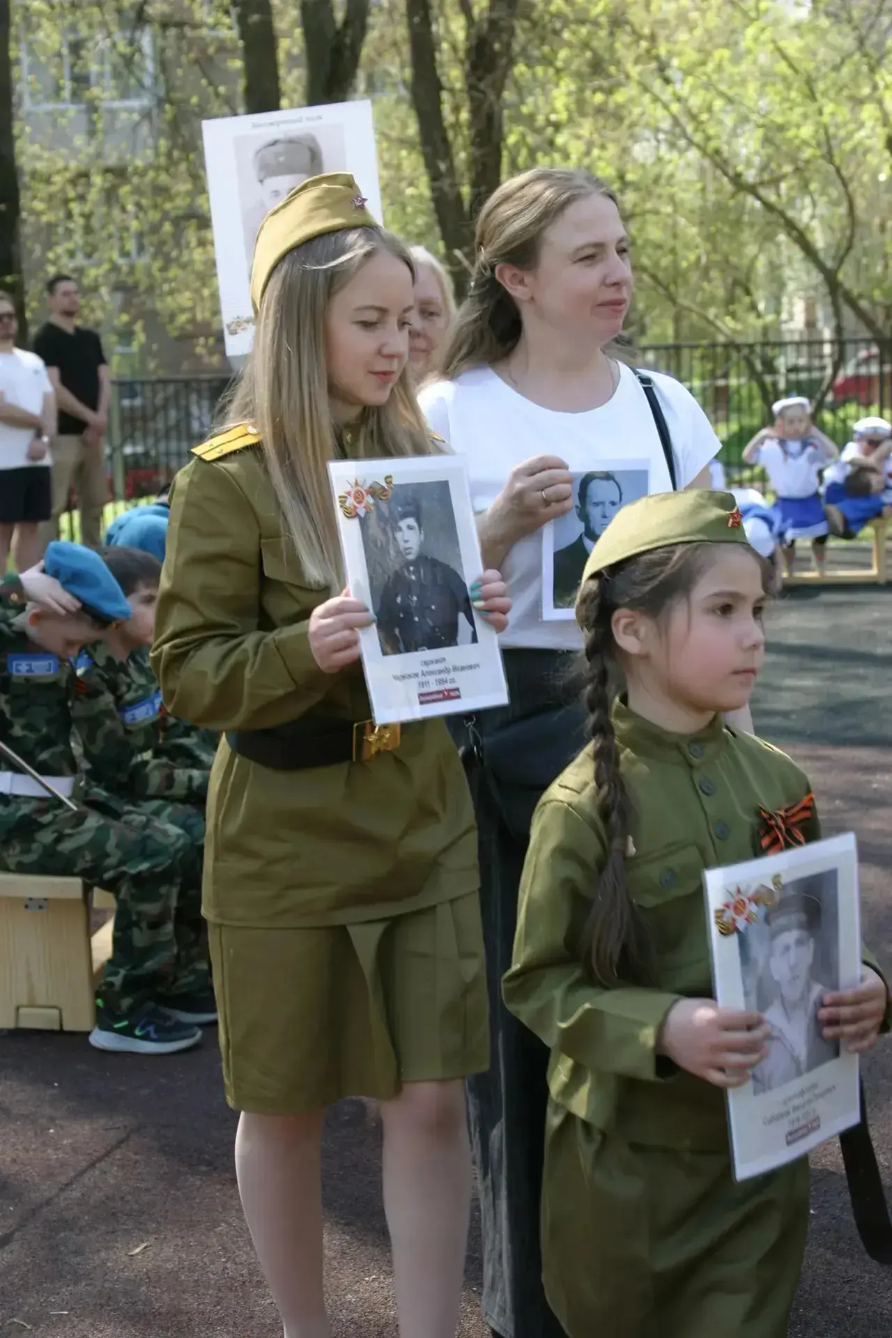 В дошкольном отделении 2 МБОУ СОШ №1 прошел праздничный парад и концерт, посвящённый 81-й годовщине 