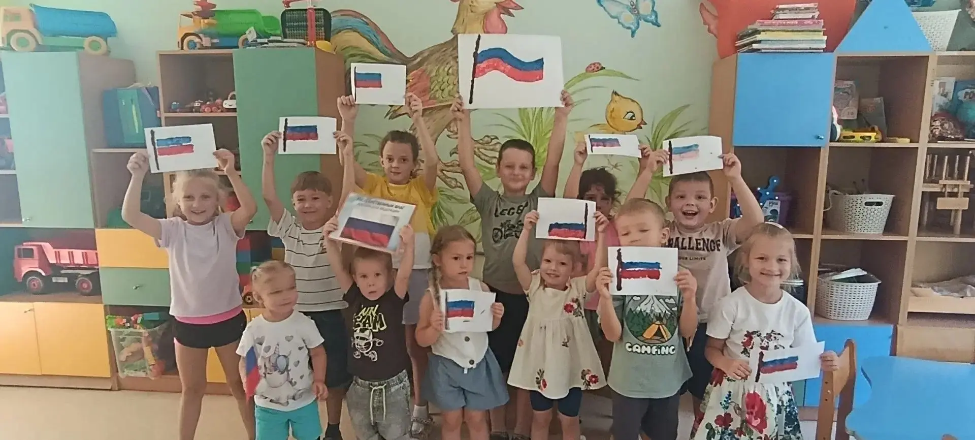 🇷🇺 Ни один всенародный праздник в России не обходится без поднятия государственного ф...