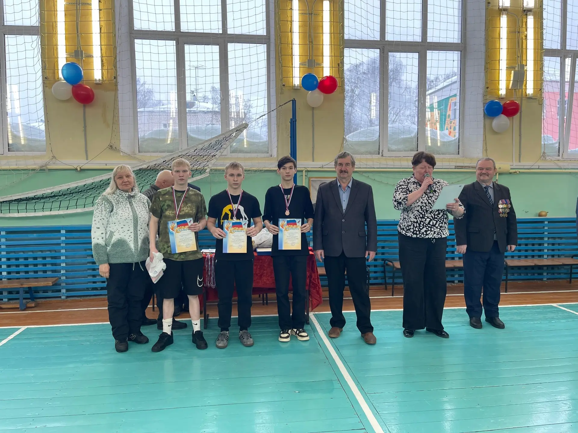Сегодня, 20 февраля, в стенах нашей школы состоялись яркие и запоминающиеся соревнования, посвящённы