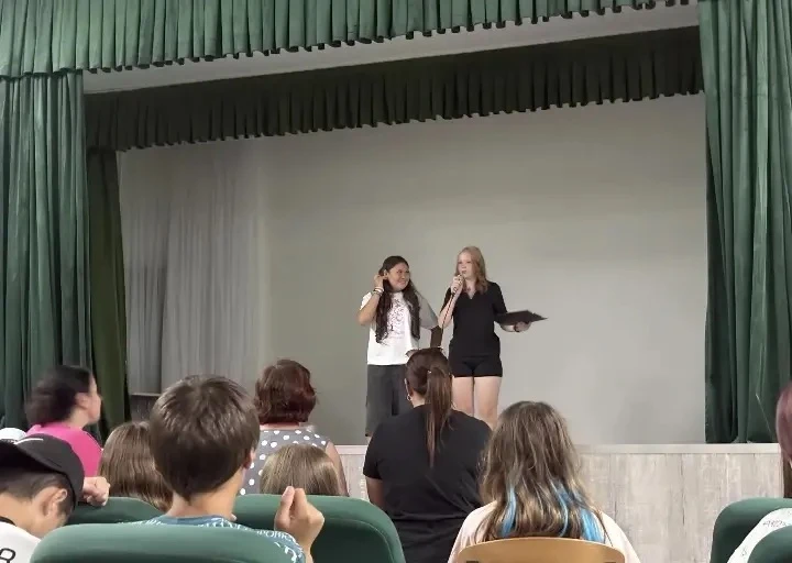 🎤 В нашем санатории прошёл долгожданный 2-й тур музыкального шоу «Голос. Дети»! 🎶

Актовый зал сно