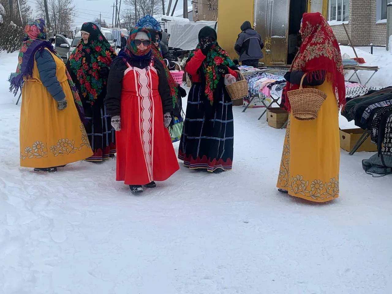 ✨🎊Традиционные колядки представляют собой обрядовые фольклорные песни, исполняемые в п...