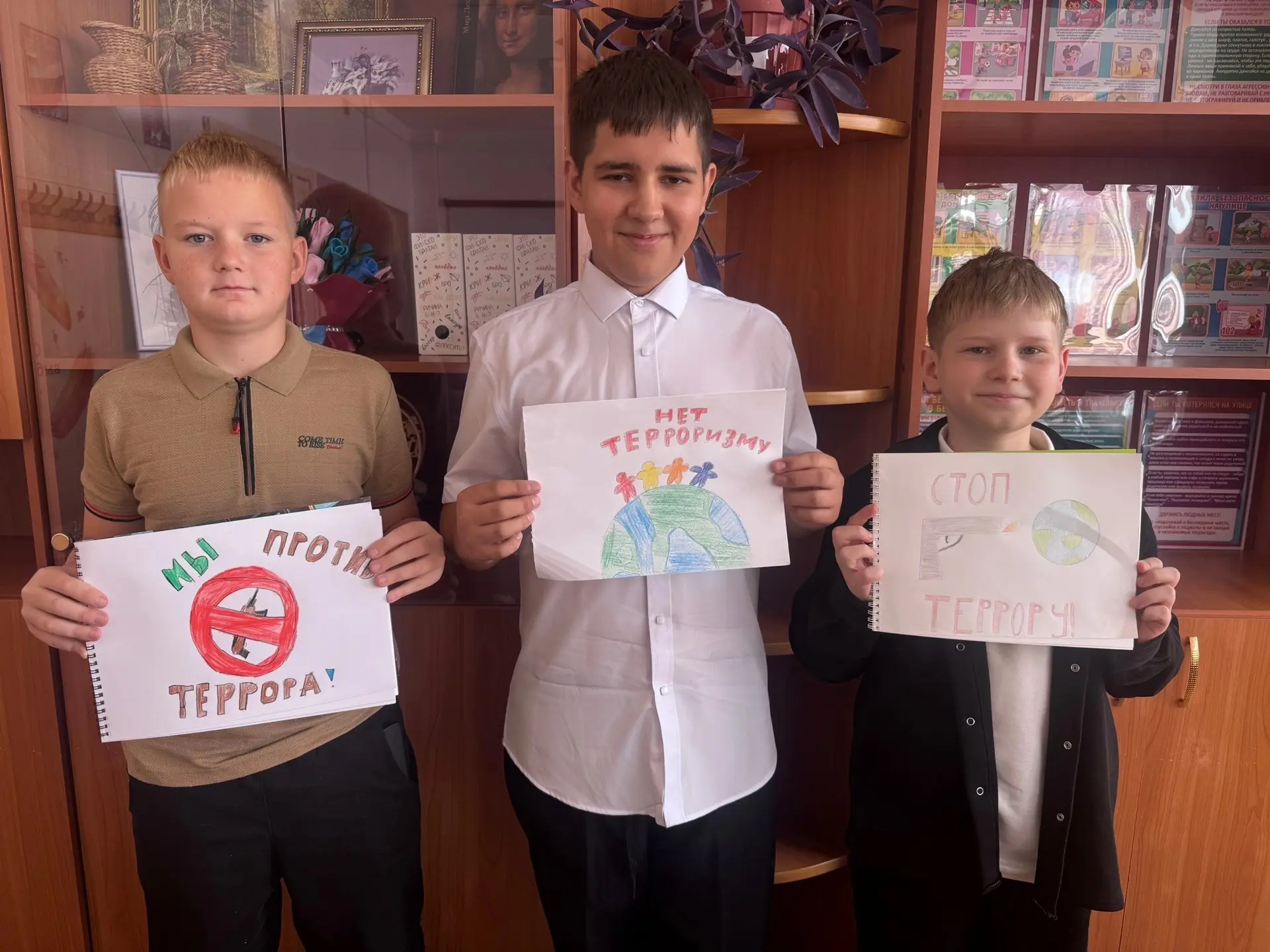 🖼 Сегодня в нашей школе прошла особенная творческая акция: ребята нарисовали рисунки н...