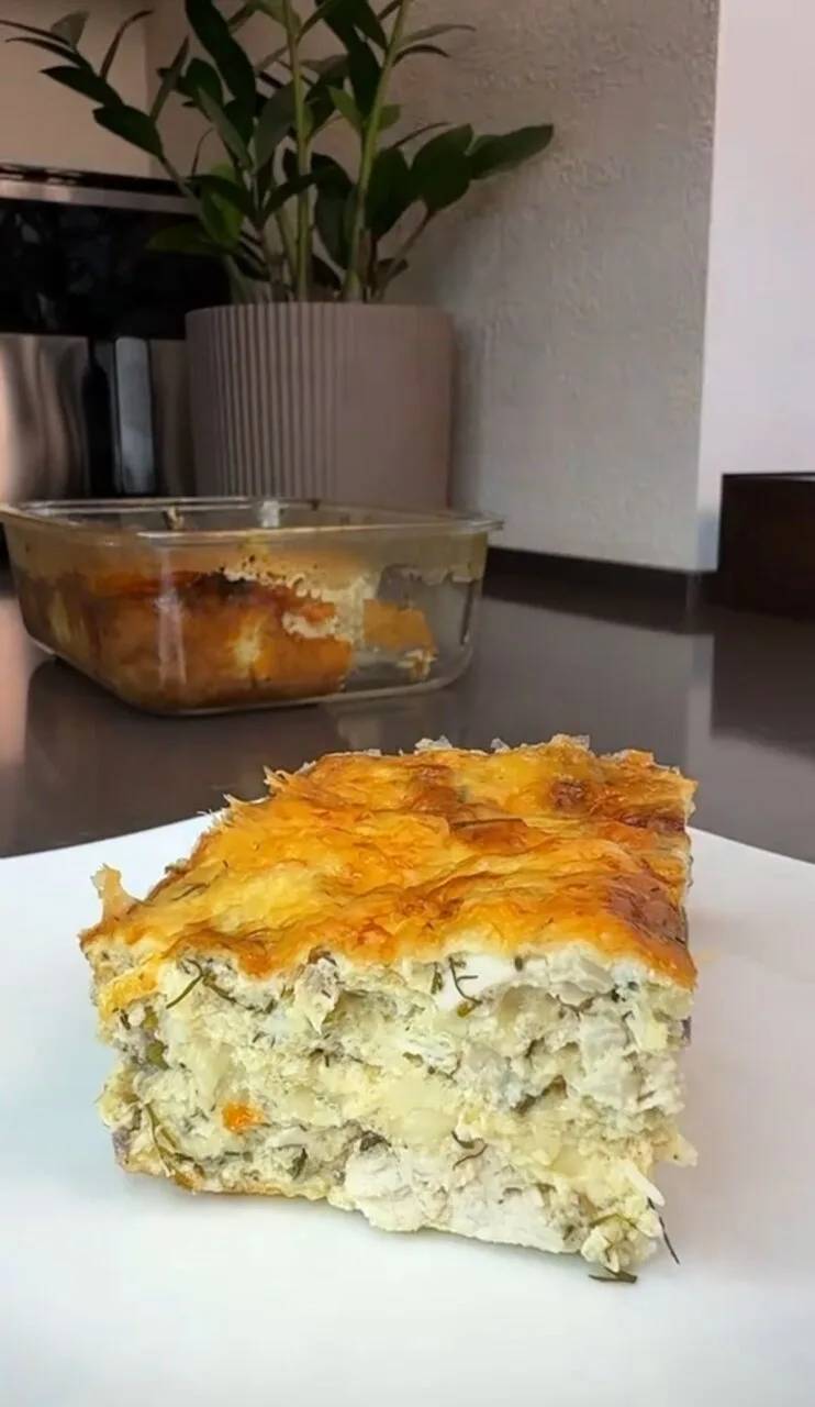 🥧 Сытная белковая запеканка с курицей, грибами и творогом в духовке.