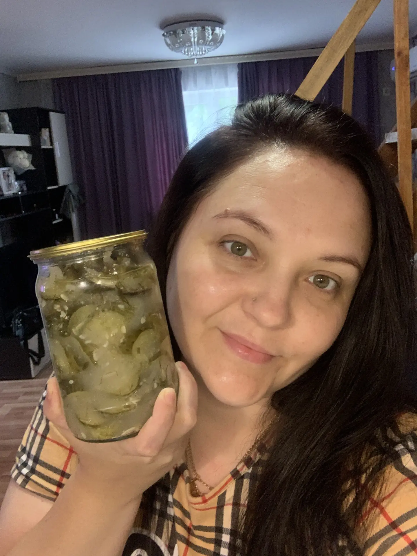 Очень вкусный и простой салат из огурцов на зиму. Рецепт‼️
Ингредиенты:
🥒Огурцы-2 кг
🥒Репчатый лук