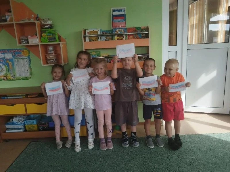 Ежегодно 22 августа в России отмечается День Государственного флага Российской Федераци...