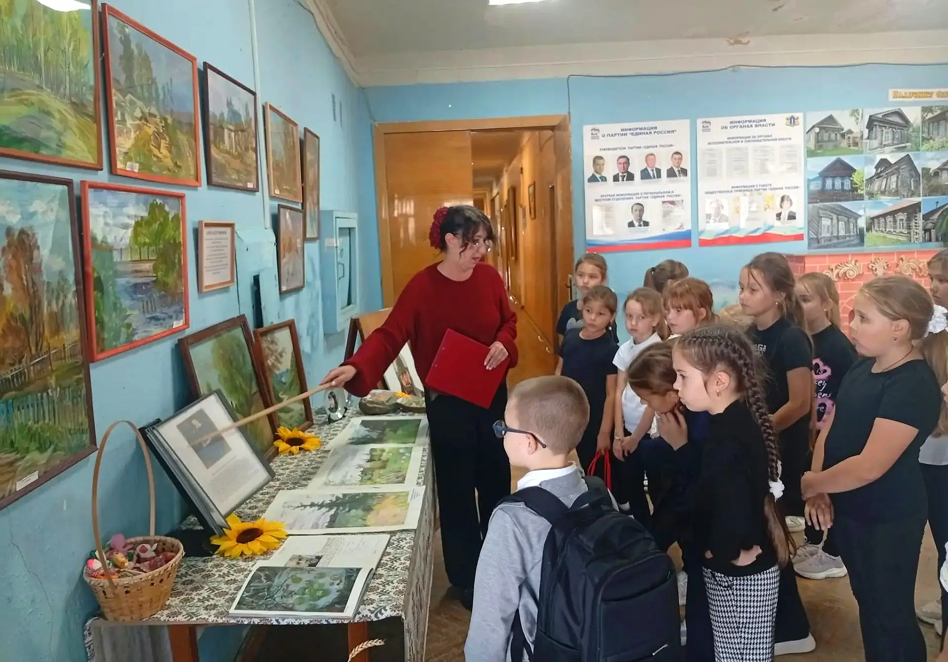 🎨 «Сельский вернисаж» — выставка работ Александра Новикова.