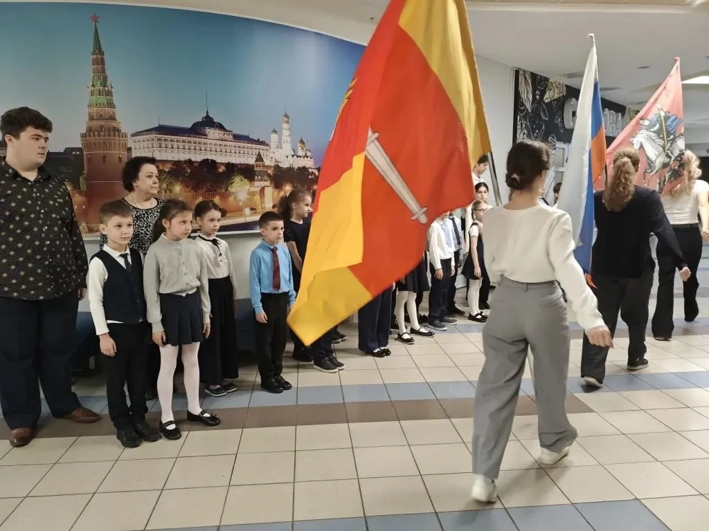 Последний понедельник учебного года 🇷🇺  Сегодня не просто понедельник, а последний понедельник учебн