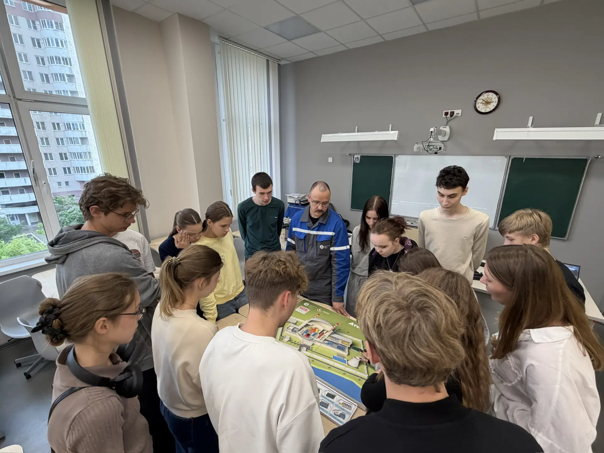 🕹️ Марина Смирнягина (ОРП) и Константин Газизов (СБ) провели выездной тренинг для учен...