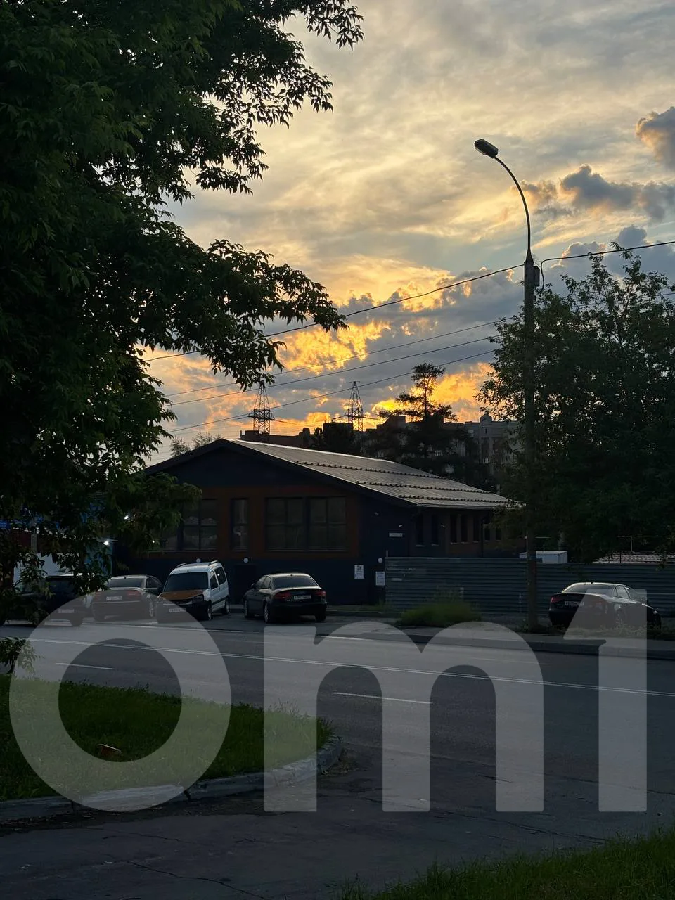 🌅 Новосибирск накрыла пора красивых закатов

Кажется, природа решила порадовать новосибирцев. В пос