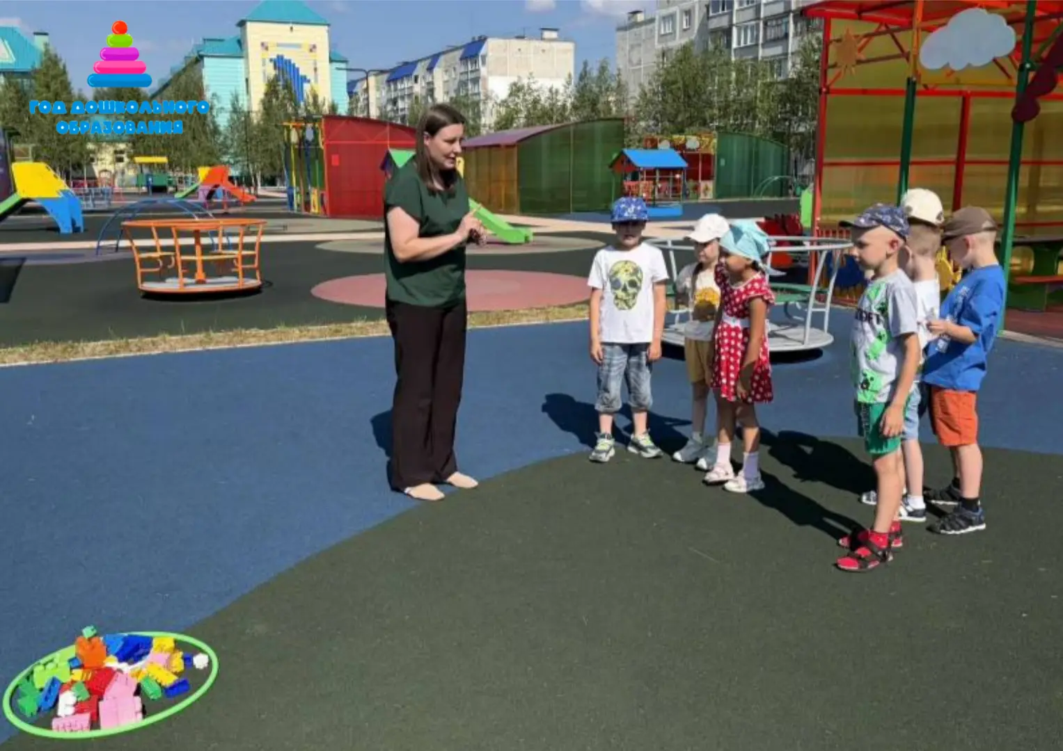 🌳 С детьми из подготовительных групп провели игровое занятие на улице — весело и с пол...