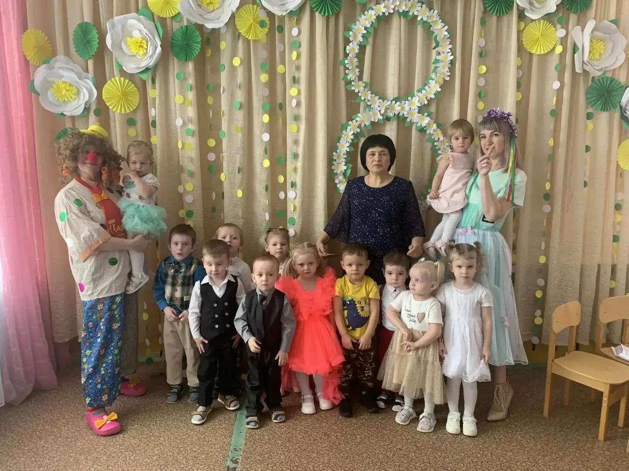 Утренник к 8 Марта в МБДОУ д/с22 д. Вашутино: праздник тепла и нежности 🌸💐