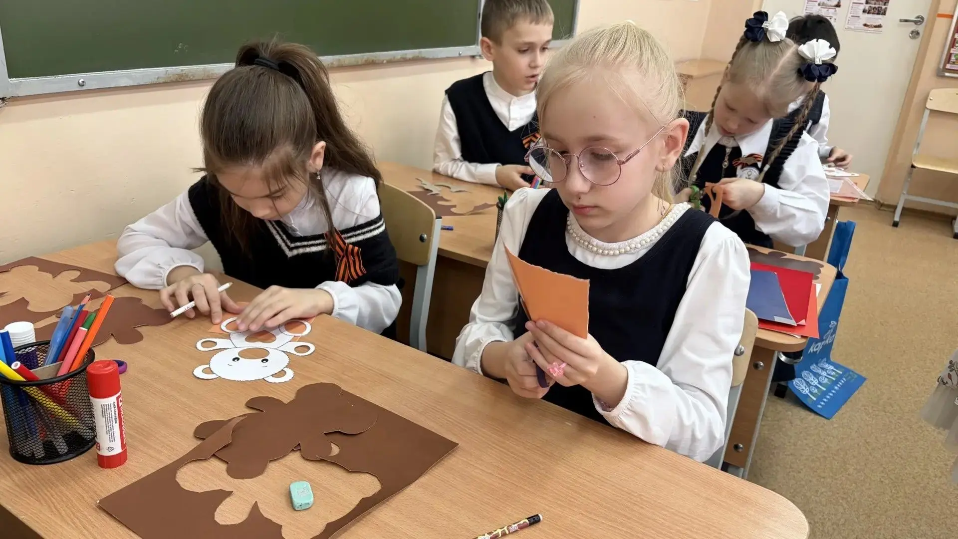 🐻❤️ Обучающиеся 1 и 2 классов приняли участие во Всероссийской акции «Эхо Победы»  7 мая 2026 года н