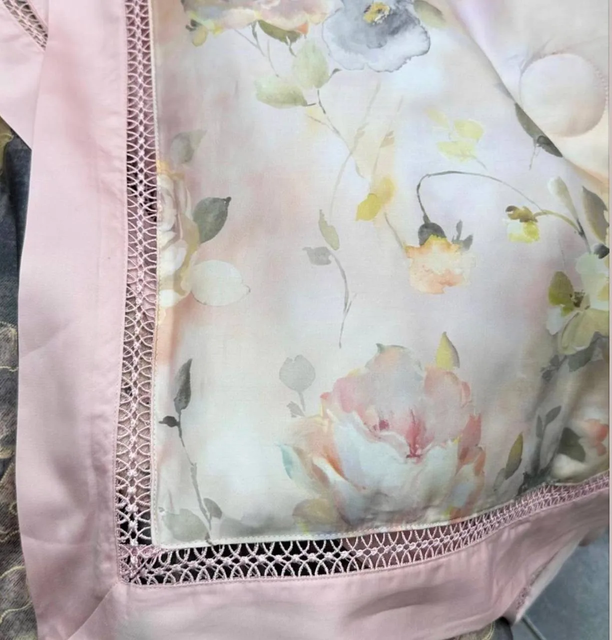 ГОТОВОЕ ОДЕЯЛО ИЗ ТЕНСЕЛ СО СКИДКОЙ 😊🙌

Одеяла, в которые влюбляешься с первого прикосновения 💖
Н
