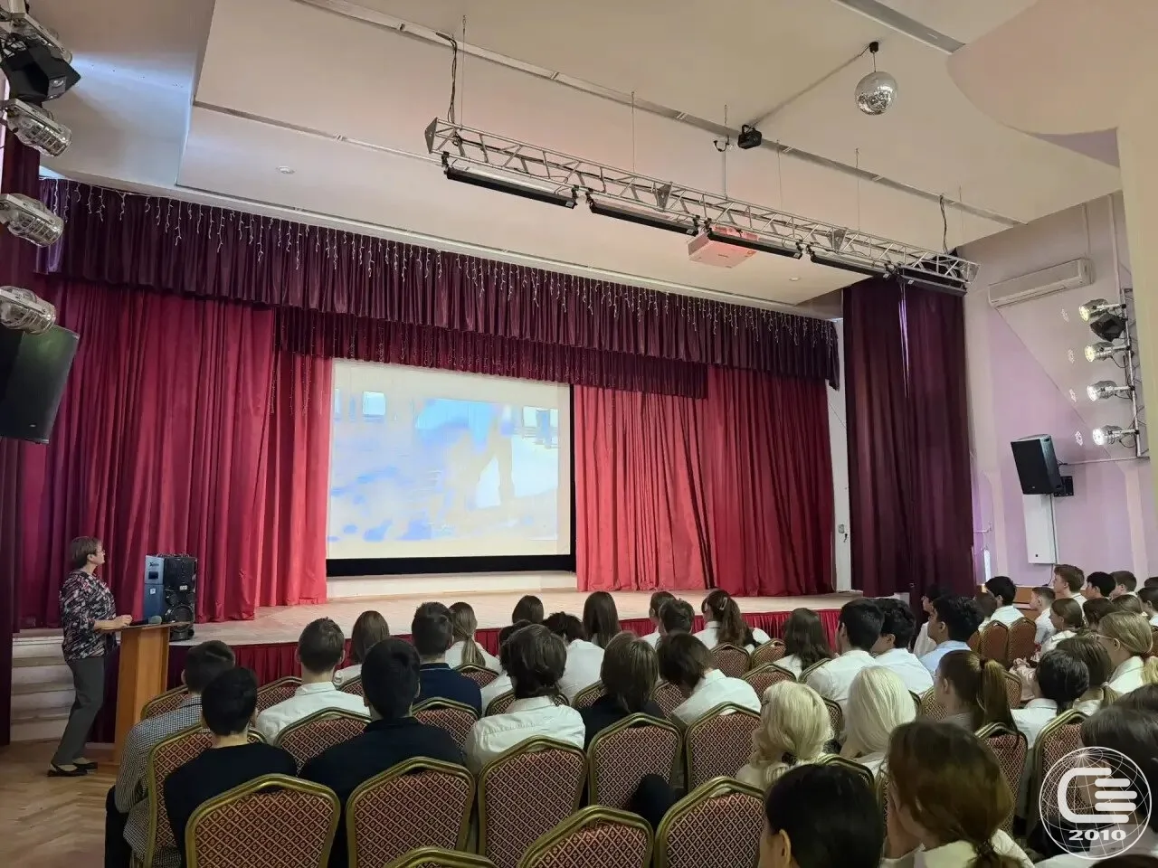 📱 Урок цифровой безопасности: старшеклассники обсудили мошенничество в соцсетях  🛡️ Сегодня в нашей 