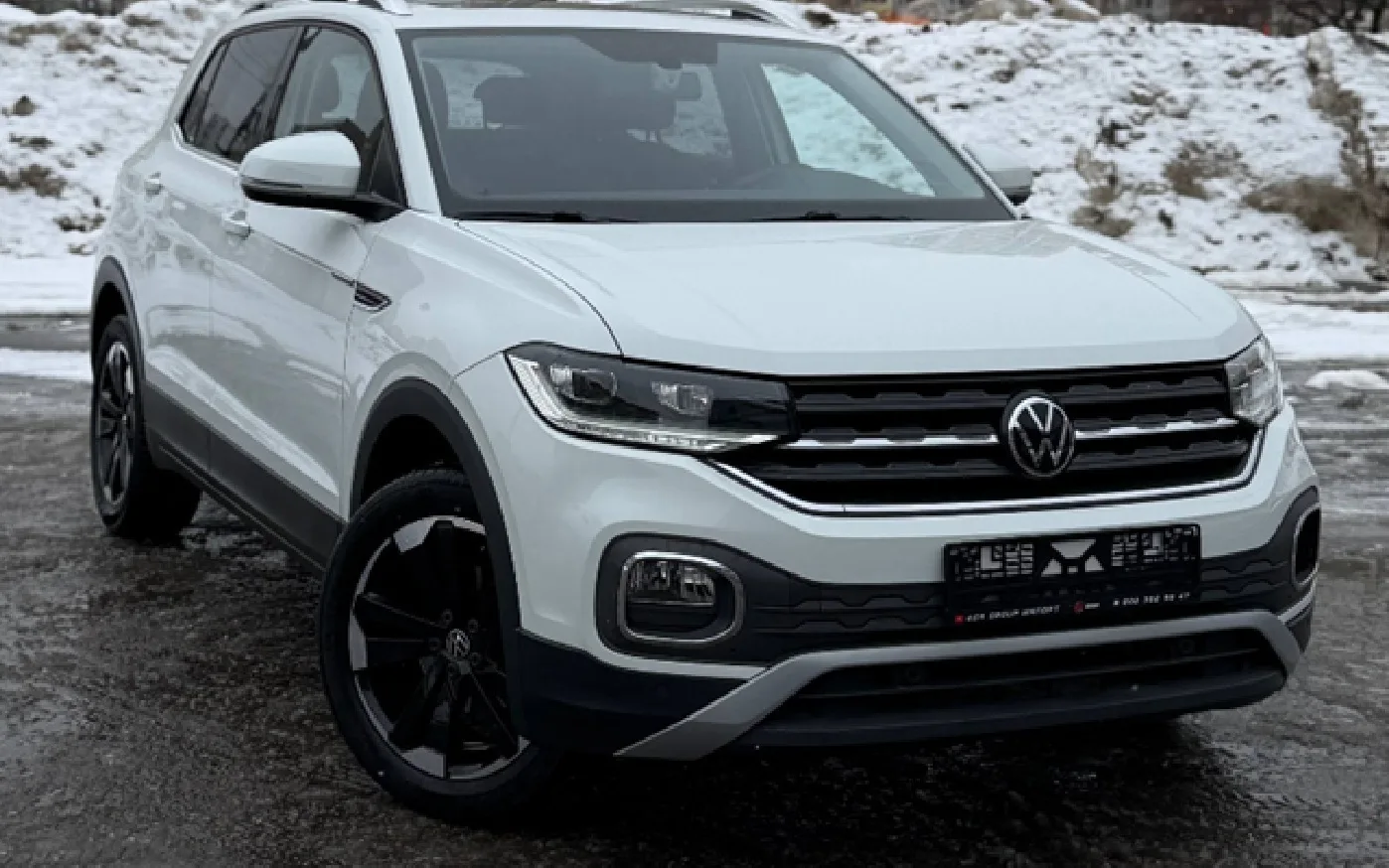 До 500 тыс. км без капремонта: обновленный Volkswagen Tacqua приехал в Россию за 1,59 млн. рублей

V