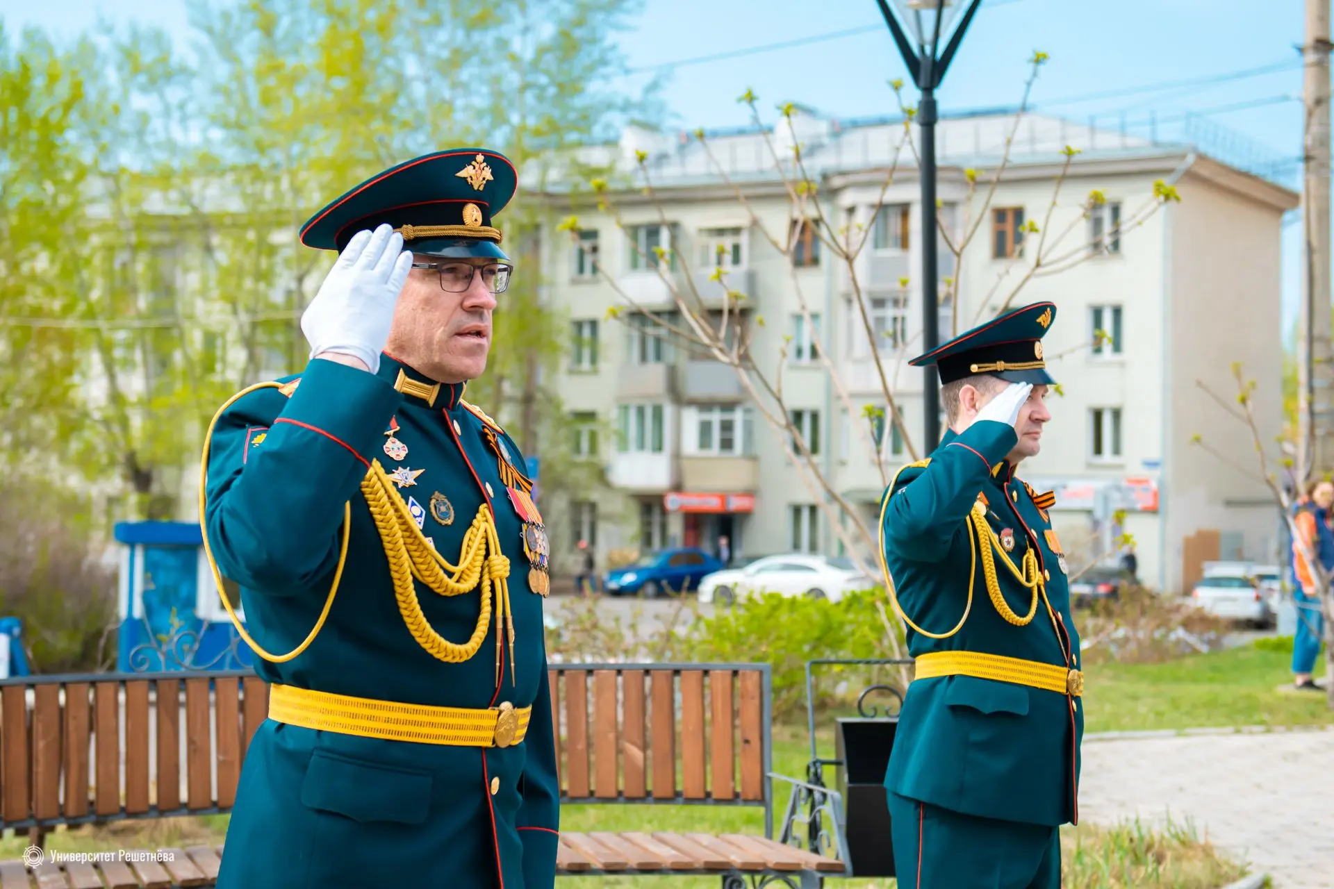 В День Победы курсанты Военного учебного центра Университета Решетнёва прошли в парадном марше по гл