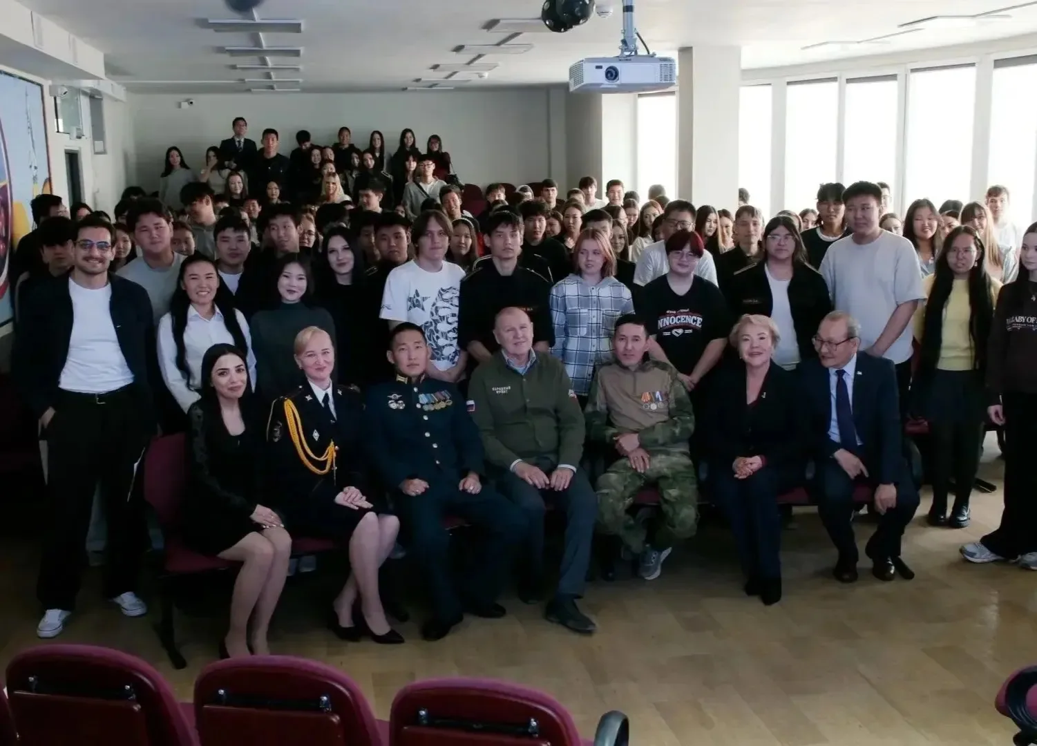 🗣️ В Якутии ветераны СВО приняли участие в открытом диалоге со студентами