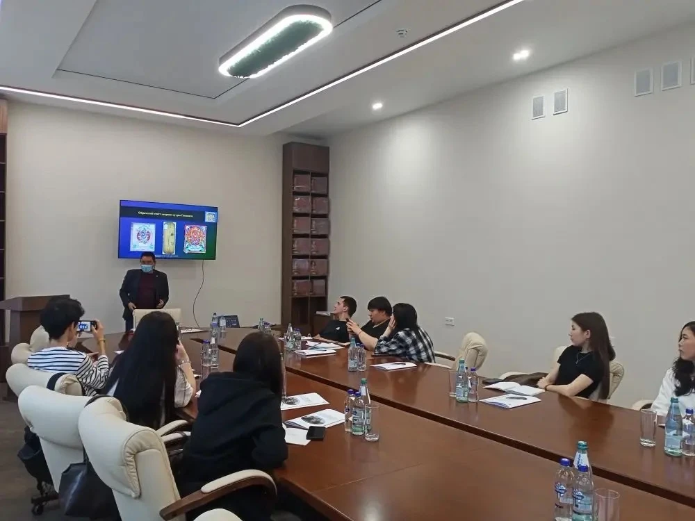 В преддверии Дней студенческой науки в Институте калмыцкой филологии и востоковедения прошла лекция 
