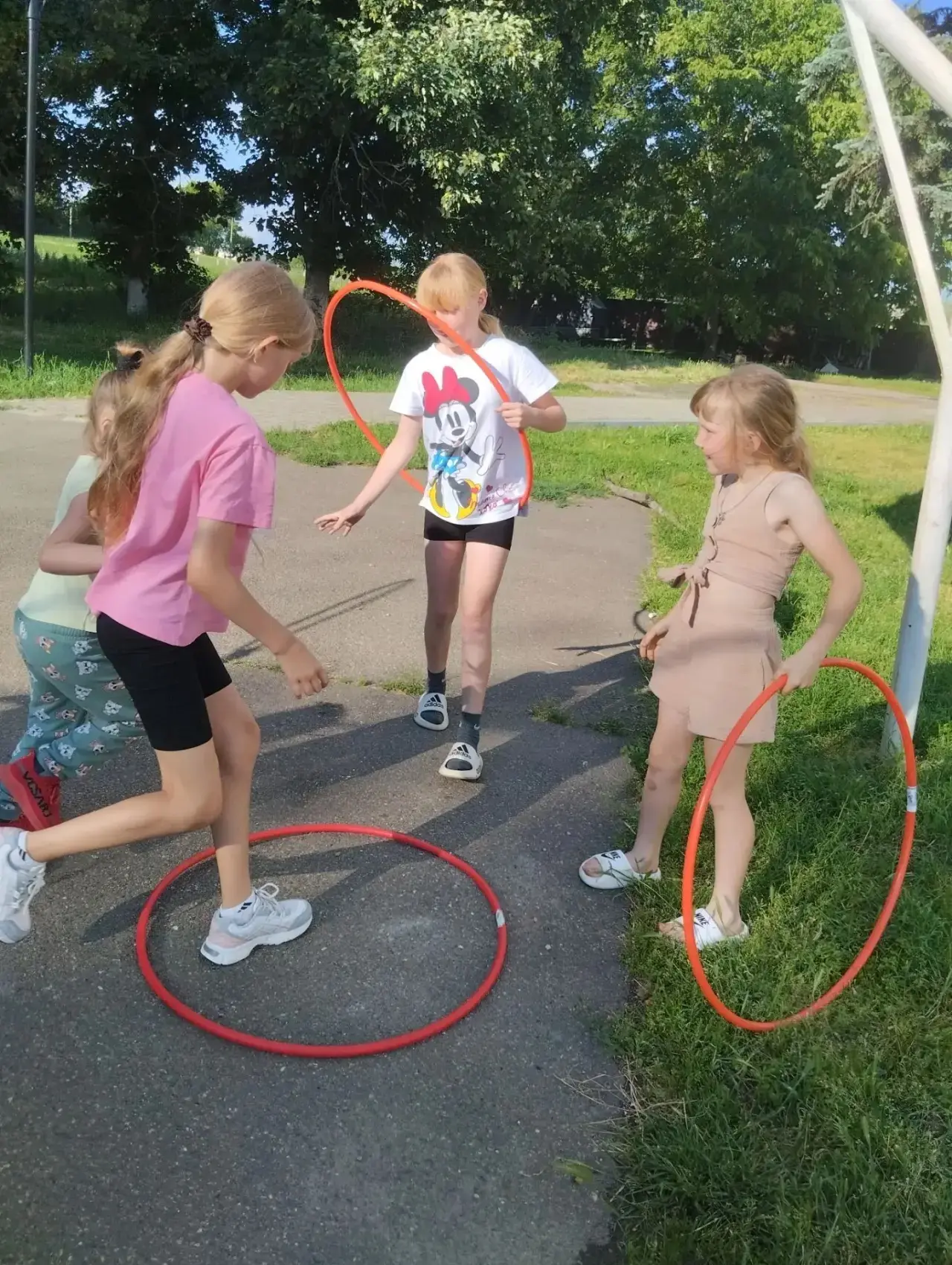 31 августа на спортивной площадке п. Новоивановский прошла игровая программа «Лето крас...