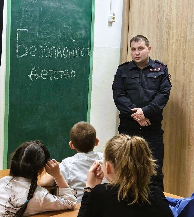 В "Солнечном" состоялась значимая встреча с участием старшего инспектора по делам несов...