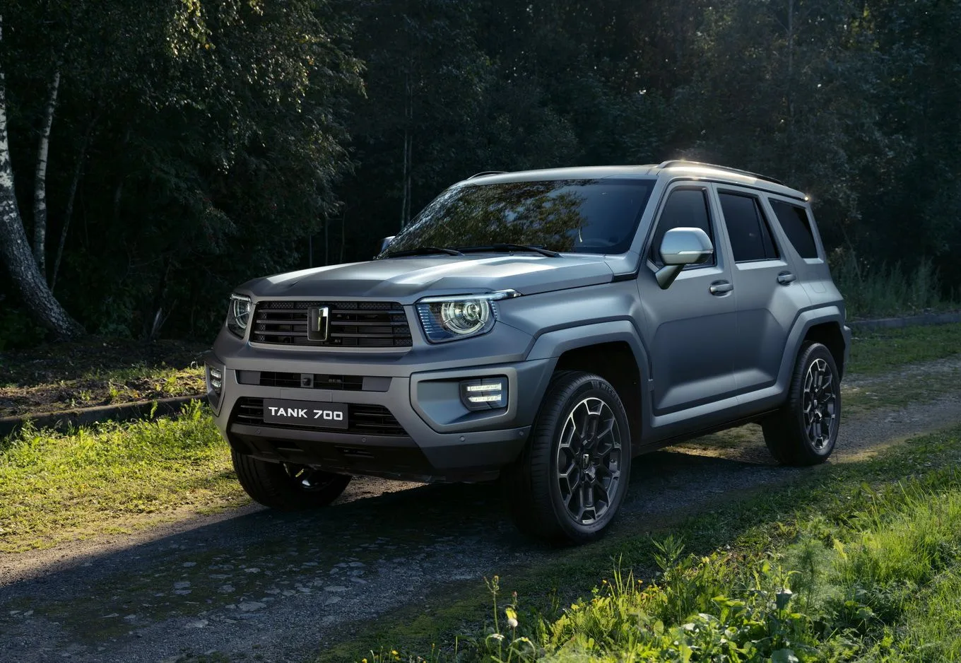 ⚡️ У Tank 700 появится бензиновый V8 — и он сможет выдавать до 1000 сил