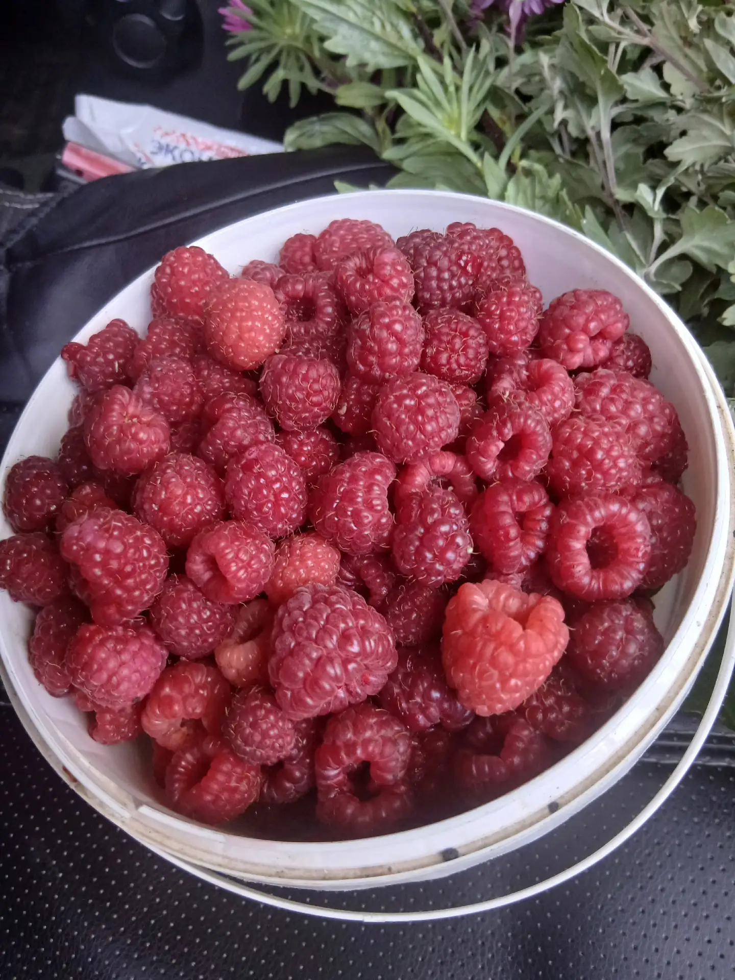 Продам  малину, помидоры 🍅, картофель 🥔  обр по тел 89513211034