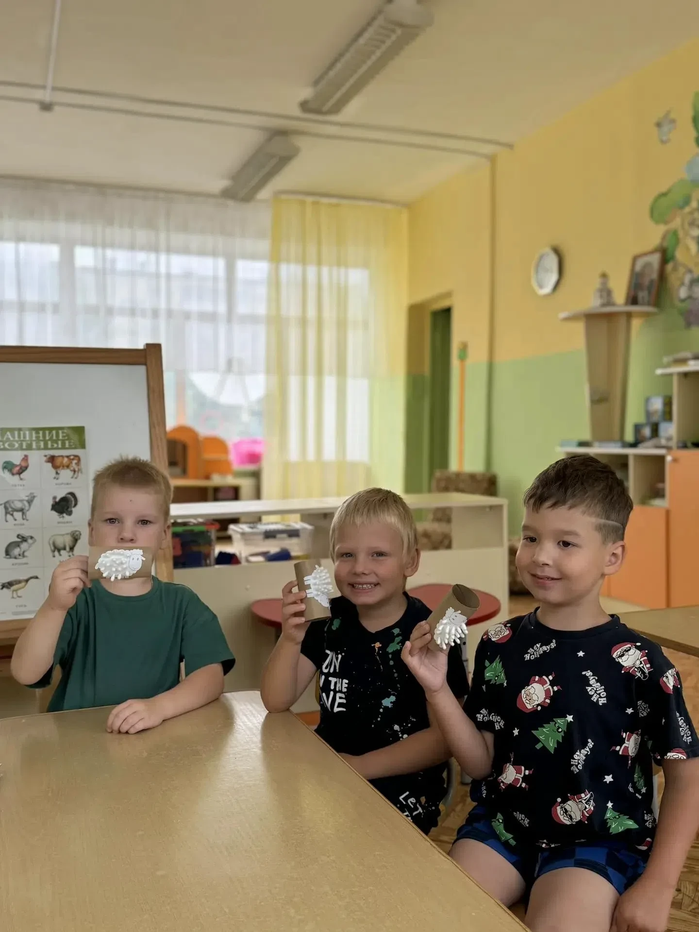 Простая развивашка из подручных материалов!