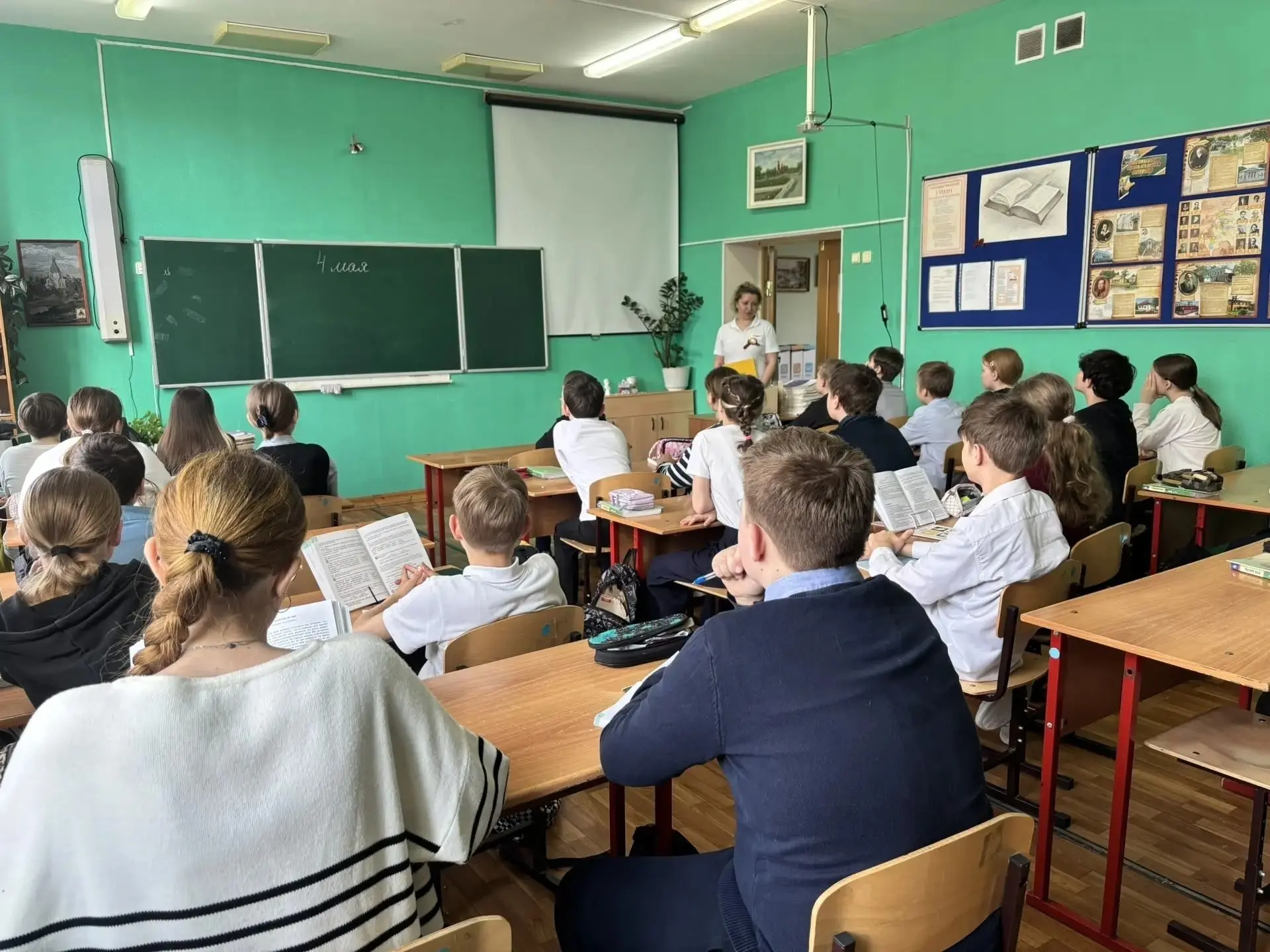 4 мая в «Разговорах о важном»: Песни, приближавшие Победу⭐ Сегодня, 4 мая, занятие было посвящено пе