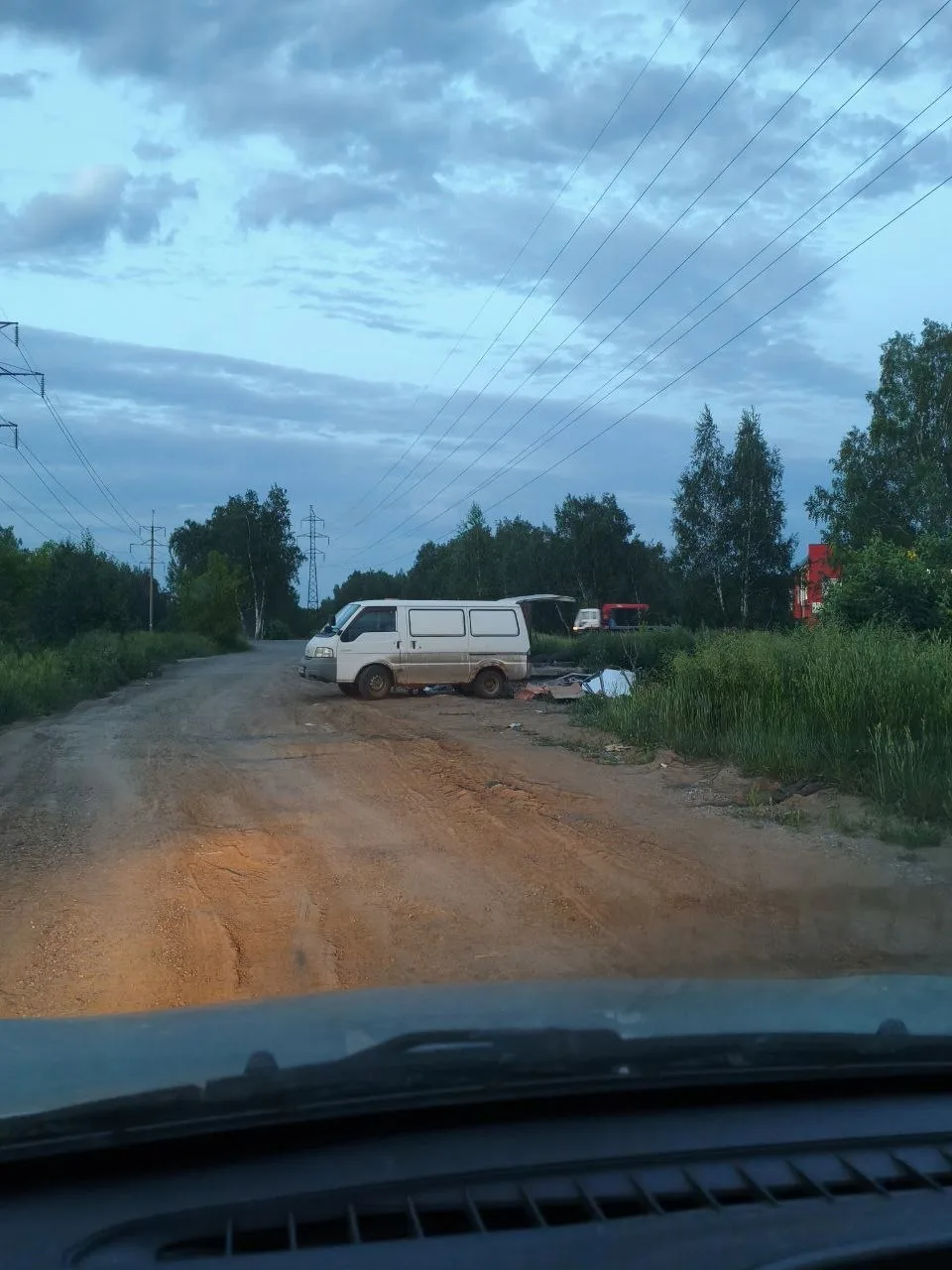 Здравствуйте, проблема следующая, мусорка установленная по адресу 6-я Янтарная пользуется популярнос