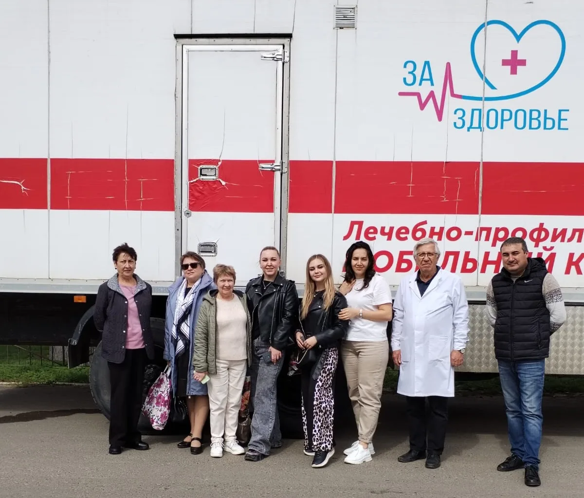 Проект "За здоровье": 16 выездов, 1500 пациентов, сотни проселочных дорог