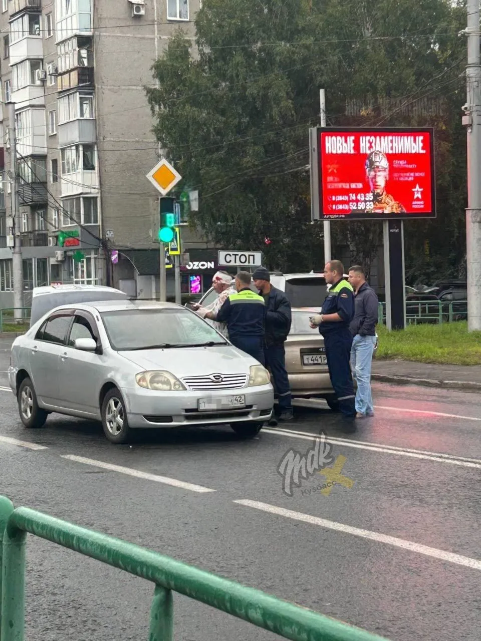 ⚡️В Новокузнецке мужик решил нарушить ПДД и сразу оказался под колёсами
