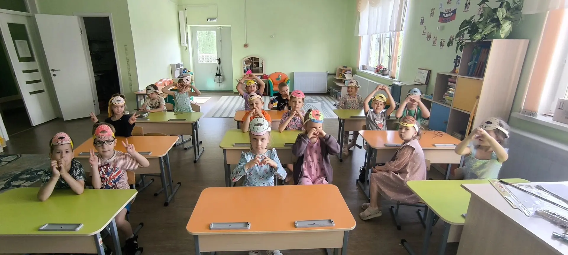 🍩 В первую пятницу июня отмечается всемирный день Пончика. Ребята группы Медуница  реш...