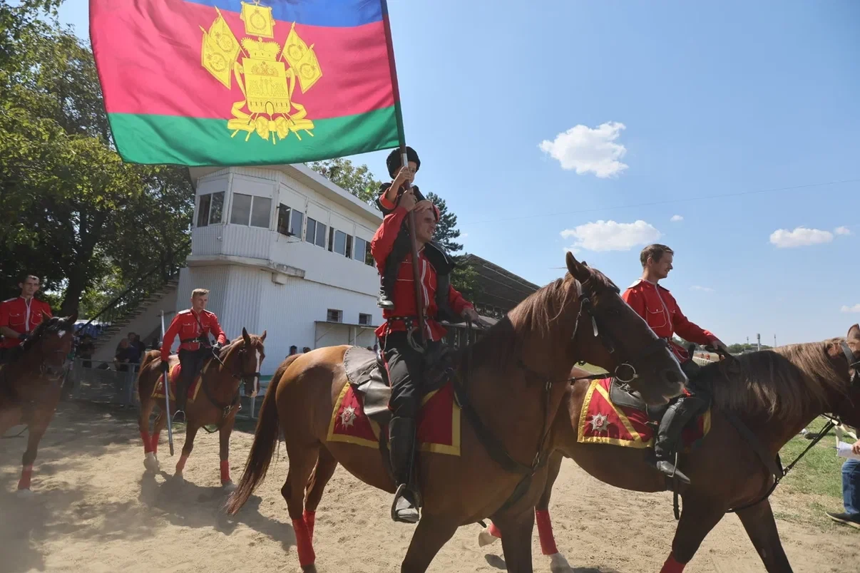 🏇🏆Краснодарский ипподром вновь собрал сильнейших жокеев, тренеров и коневладельцев. Л...