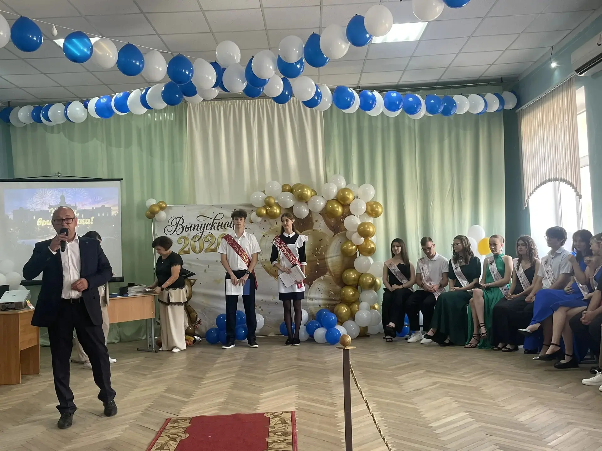 27 июня  в МБОУСОШ2 им.К.К.Рокоссовского в праздничной атмосфере прошло торжественное мероприятие вр