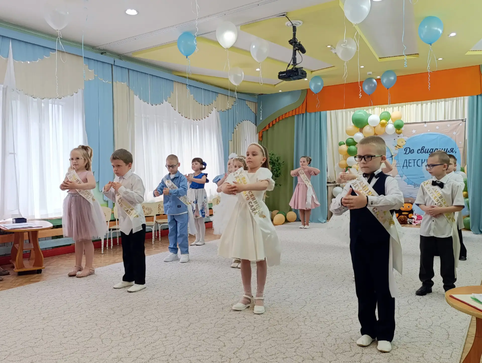 Прощай, детский сад! Наш выпускной в группе №4 был волшебным! 
⁣
В нашем детском саду состоялся торж