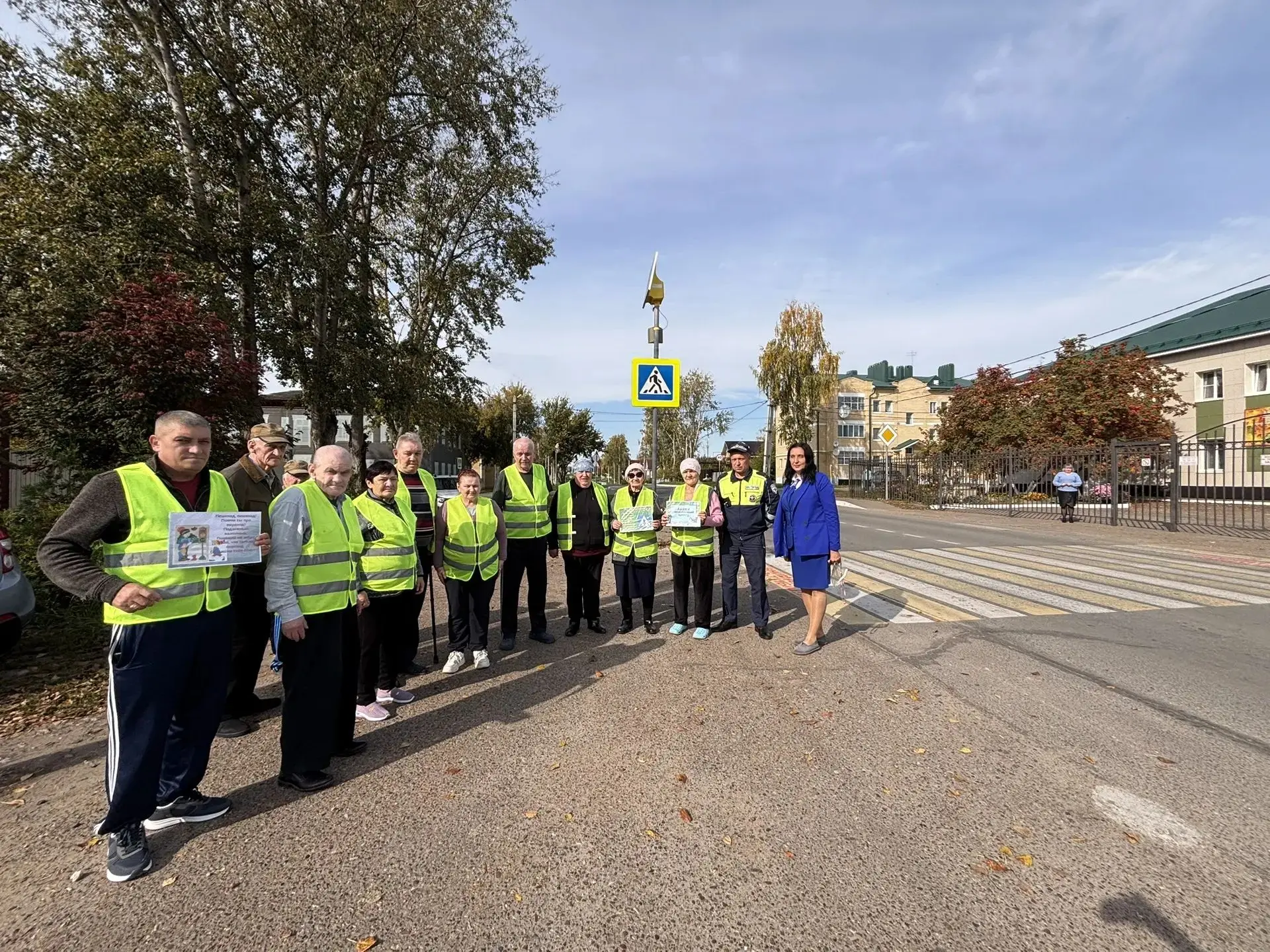 🚦К международному дню пожилых людей с получателями соцуслуг провели профилактическое м...