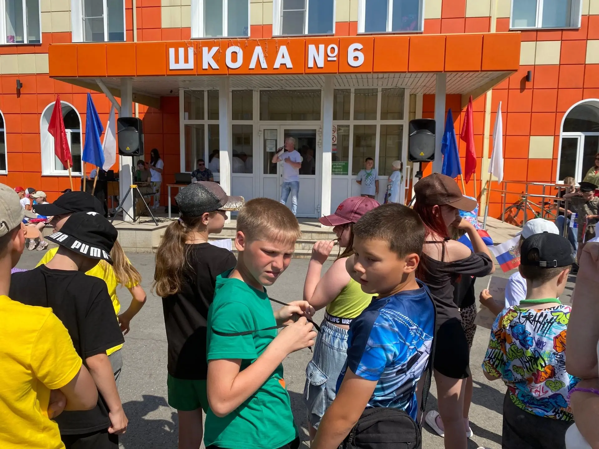 12 июня вся страна отмечает День России — важный и торжественный праздник, который объединяет всех н