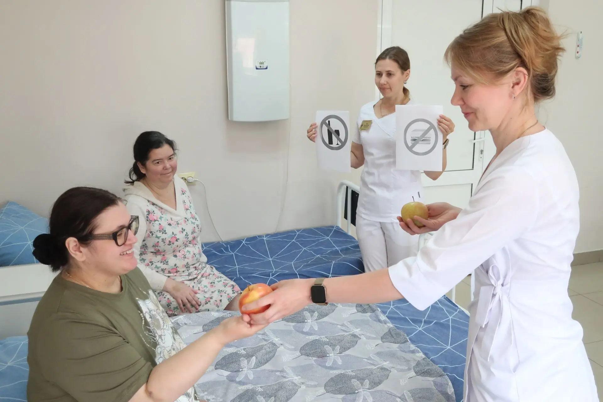 В Гастроэнтерологическом отделении организовали акцию, посвящённую Всемирному дню рационального пита