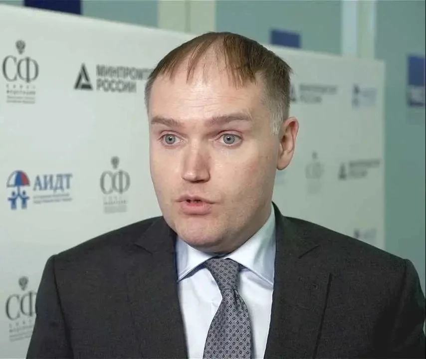 Обморок в суде и миллиардный ущерб: экс‑чиновника Минпромторга арестовали за хищения.