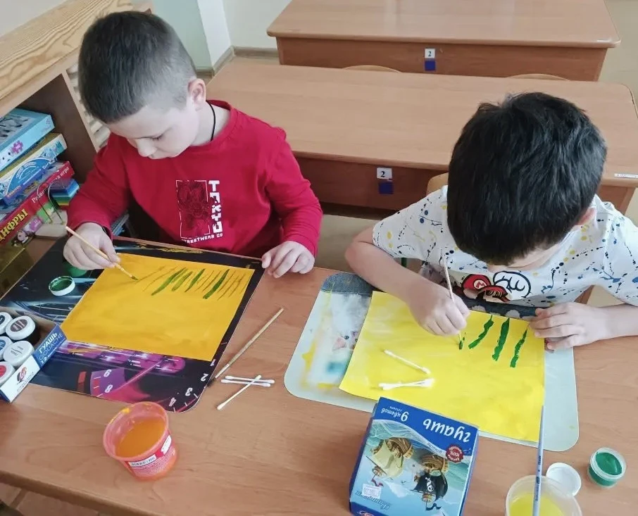 🌼 Сегодня — День полевых цветов! 🌼

Наши ребята провели этот день творчески и познавательно: снача