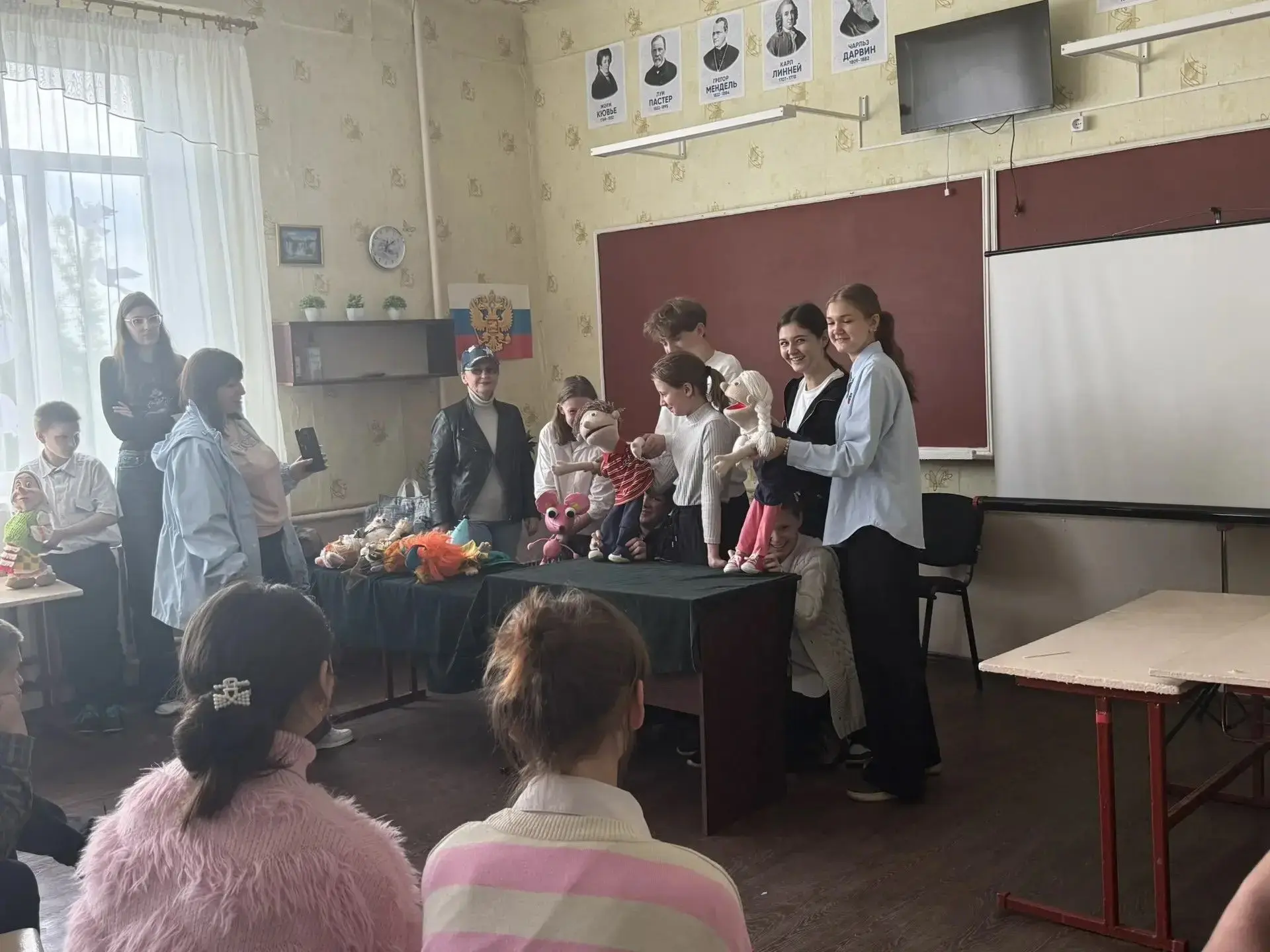 Кукольный театр: добро, безопасность и яркие уроки для юных макеевчан  Искусство и безопасность – ка