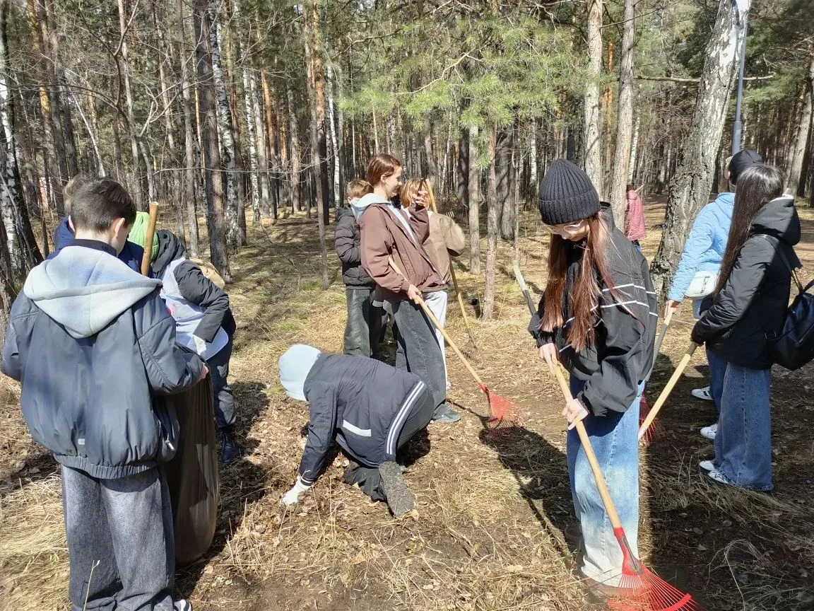 ✔️День памяти и добрых дел.  🪨25 апреля, в  субботу, ученики 5 «Б» класса вместе с классным от руков