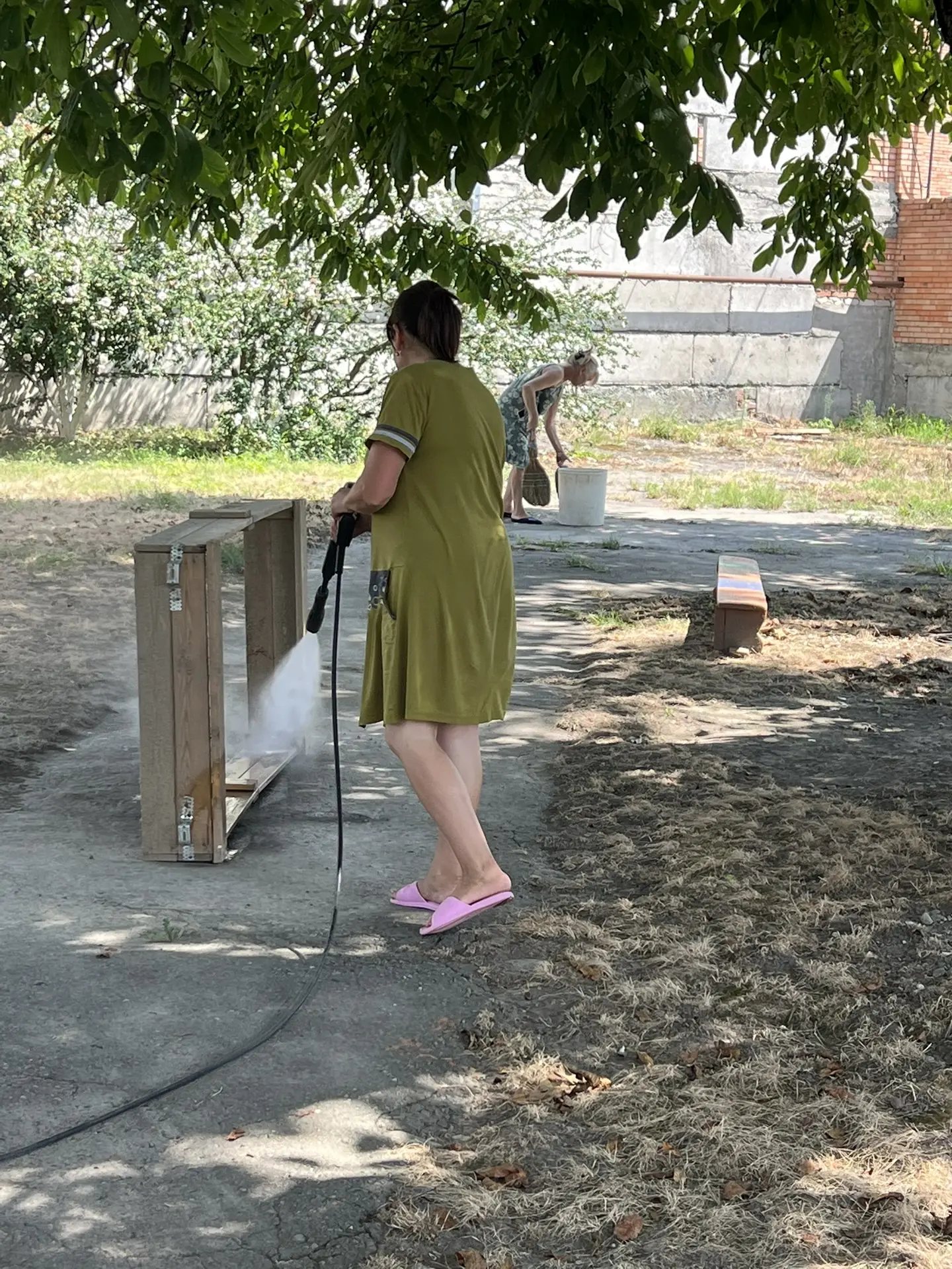 Завершаются ремонтные работы в детском саду.Ведутся последние работы ,а также генеральн...