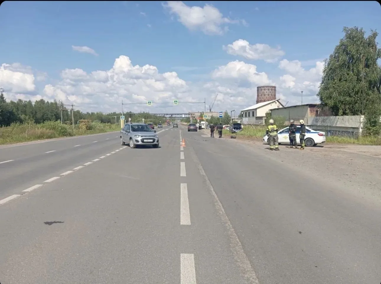 🚗 Не уступил дорогу при выезде со двора: на Ухтинском шоссе в Эжве столкнулись две машины

ДТП прои