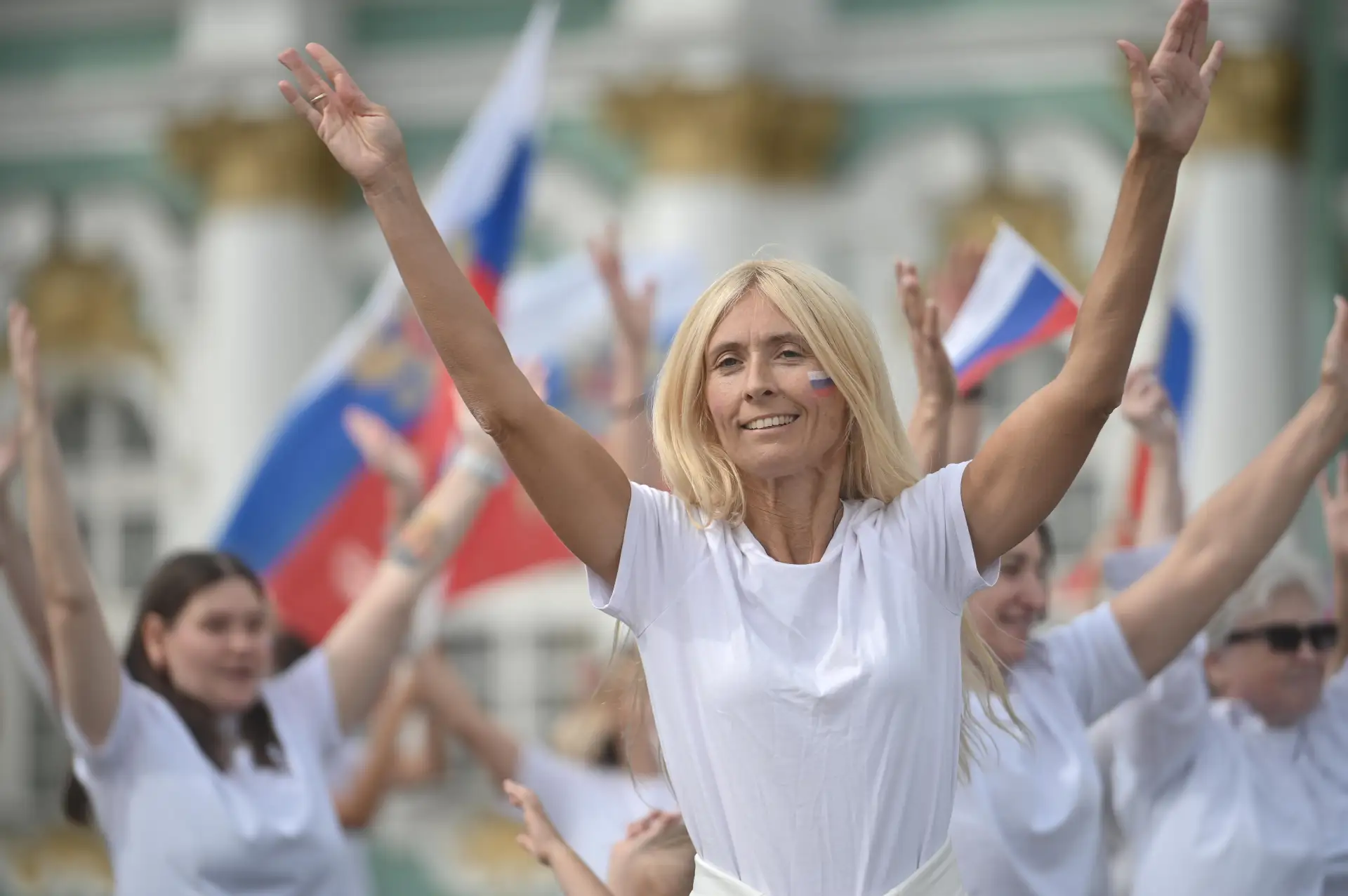 Глава Краснодара и председатель Думы поздравили краснодарцев с Днем России

В пятницу, 12 июня, вся 