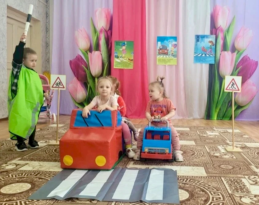 Занятие по ПДД в младшей группе "Мы водители".🚘