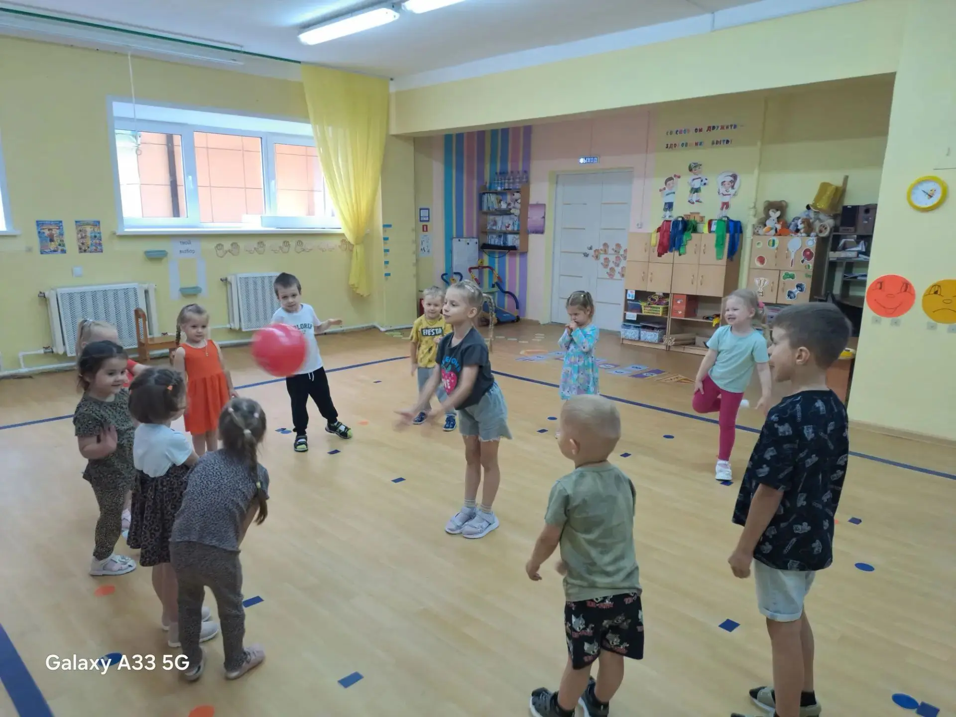 🏀 В группах  "Жемчужинка" и "Подсолнушки" прошёл тематический день "Весёлый мяч". Дети...