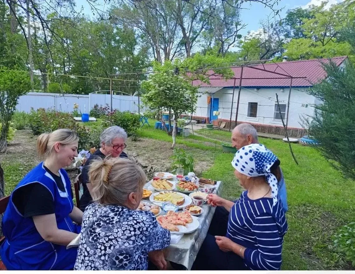 🏡 Соседи с друзьями приходят в ваш дом!